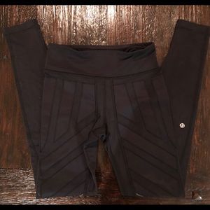 Size 2 black lined lululemon leggings